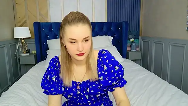 Snapshot of Molly_Voss chatting on January 15, 4:11 pm Molly Voss online show from January 15, 4:11 pm