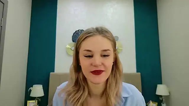 Snapshot of Molly_Voss chatting on February 9, 3:27 pm Molly Voss online show from February 9, 3:27 pm