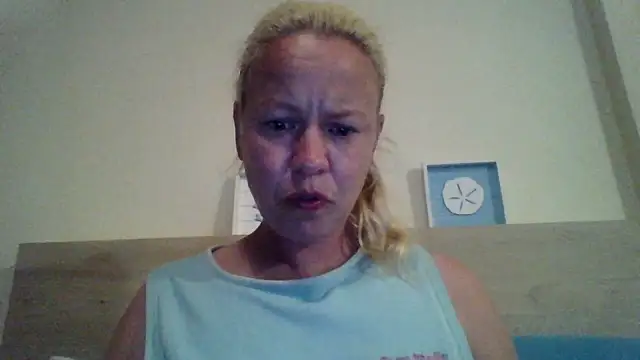 jennyblondeuk online show from April 29, 9:32 pm