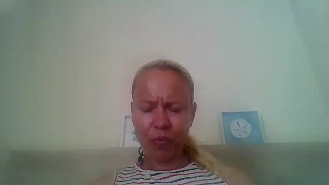 jennyblondeuk online show from May 4, 1:51 pm