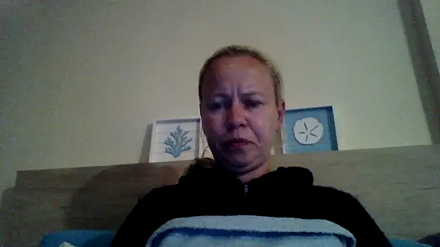 jennyblondeuk online show from May 11, 7:22 pm