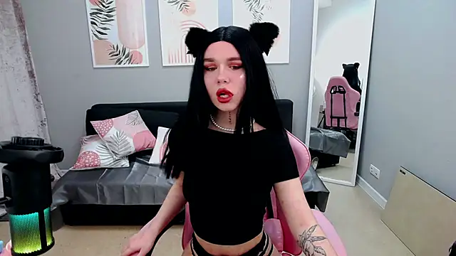 GabbieWhite online show from February 4, 7:42 pm