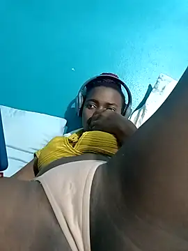 Snapshot of ShyNaughtyBabe chatting on March 8, 7:50 pm ShyNaughtyBabe online show from March 8, 7:50 pm