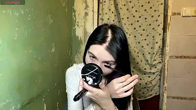 EstherKiester online show from February 5, 9:08 pm