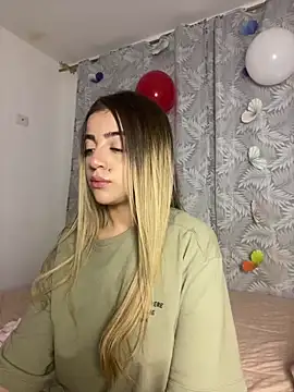 cute emmma online show from February 18, 11:06 am