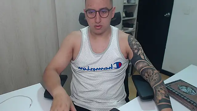 Snapshot of DanteVesper chatting on March 8, 9:29 pm DanteVesper online show from March 8, 9:29 pm