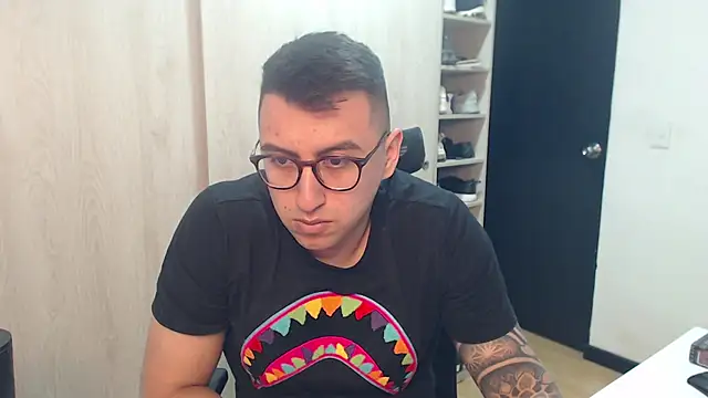 Snapshot of DanteVesper chatting on March 10, 10:15 pm DanteVesper online show from March 10, 10:15 pm