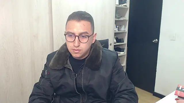 Snapshot of DanteVesper chatting on March 13, 1:45 am DanteVesper online show from March 13, 1:45 am