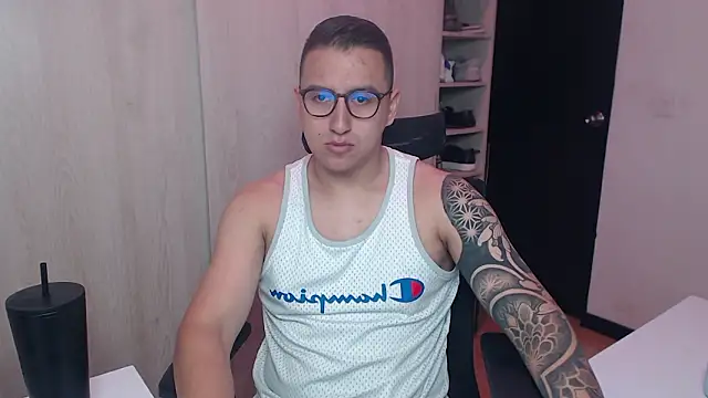 Snapshot of DanteVesper chatting on March 15, 12:16 am DanteVesper online show from March 15, 12:16 am