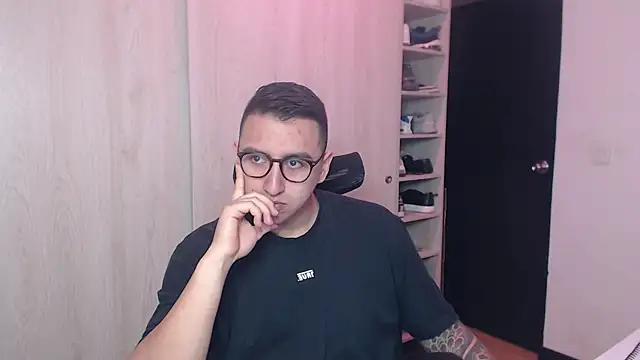 Snapshot of DanteVesper chatting on March 16, 12:09 pm DanteVesper online show from March 16, 12:09 pm