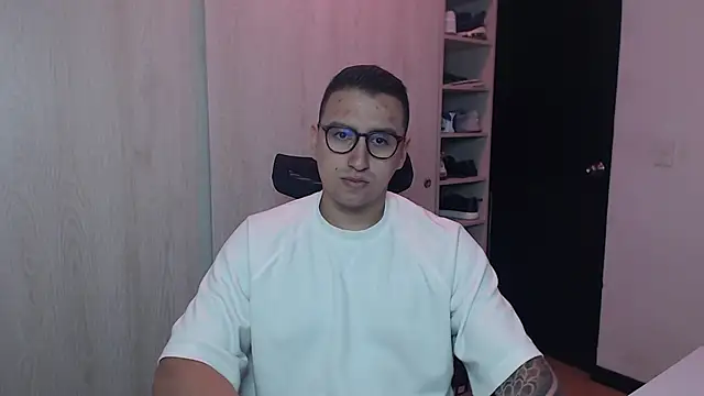 Snapshot of DanteVesper chatting on March 18, 1:09 am DanteVesper online show from March 18, 1:09 am