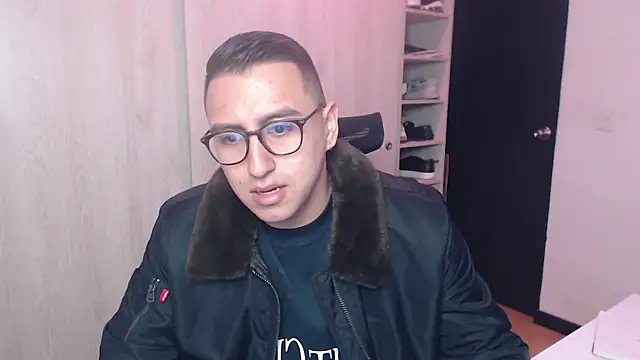 Snapshot of DanteVesper chatting on March 28, 3:06 am DanteVesper online show from March 28, 3:06 am