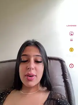 jujuarantes  2026 online show from May 8, 1:27 pm