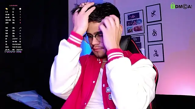 Snapshot of isaac_saenzs chatting on January 15, 10:35 pm isaac saenzs online show from January 15, 10:35 pm