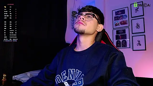 Snapshot of isaac_saenzs chatting on January 16, 9:30 pm isaac saenzs online show from January 16, 9:30 pm