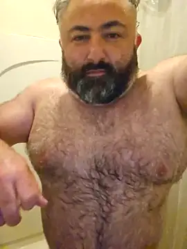 Snapshot of MacGuyver20 chatting on February 19, 3:46 am MacGuyver20 online show from February 19, 3:46 am