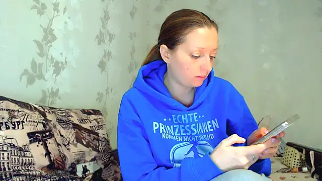 CrystallAngel online show from February 8, 4:43 pm