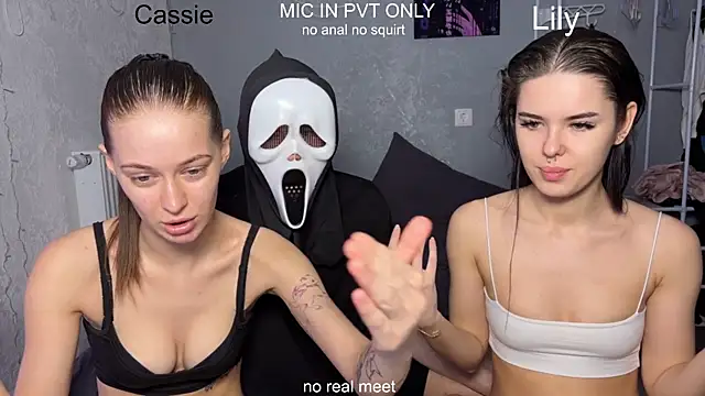 girls secrets online show from March 25, 10:21 am