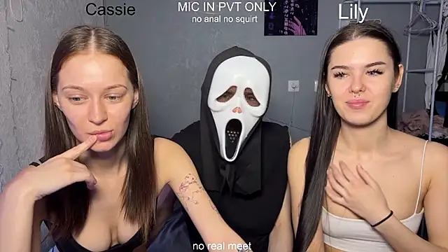 girls secrets online show from March 26, 10:21 am