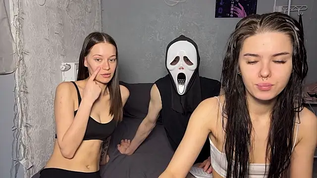 girls secrets online show from March 27, 10:15 am