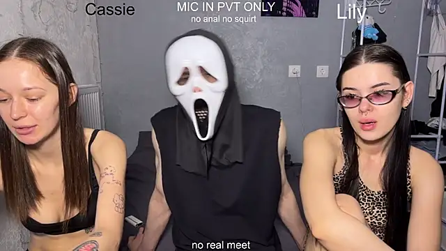 girls secrets online show from April 1, 9:10 am