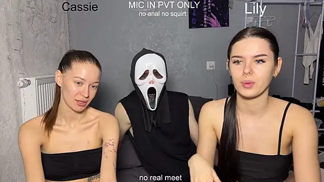 girls secrets online show from April 3, 10:02 am