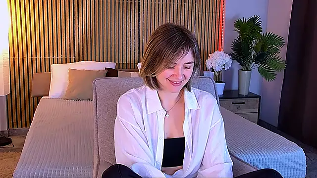 EmeraldGlow online show from May 3, 2:45 pm