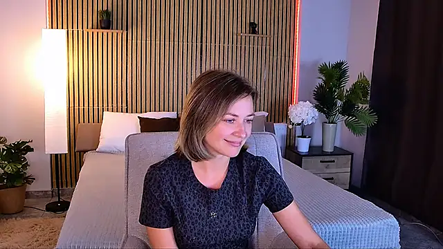 EmeraldGlow online show from May 22, 2:33 pm