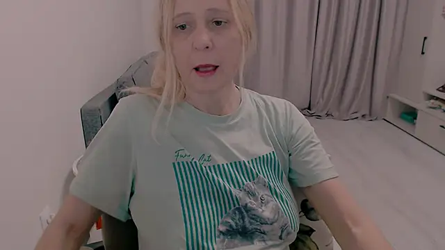 MiLenaMilf online show from October 25, 3:47 am