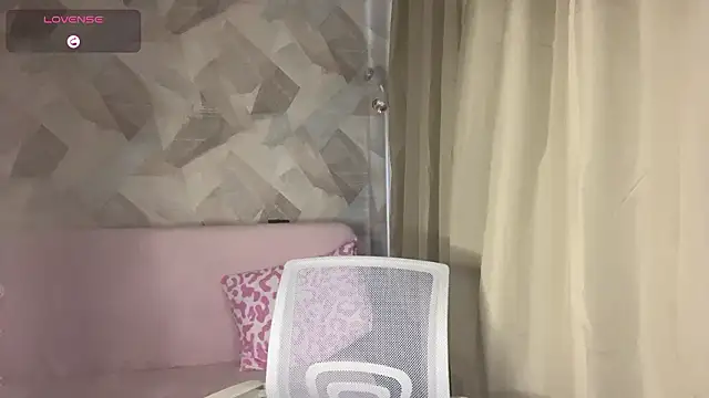 Snapshot of Scarlet_cat chatting on February 20, 6:10 am Scarlet cat online show from February 20, 6:10 am