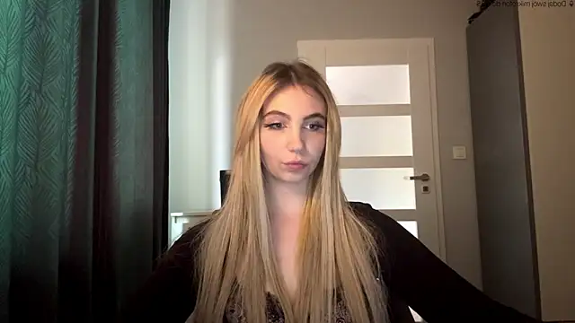TeenLily online show from May 19, 5:30 pm