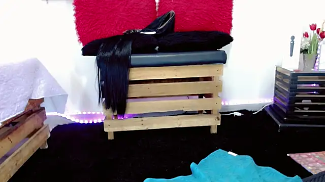 Yara Atwan online show from February 3, 11:15 am