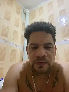 Snapshot of Dominicanobb chatting on April 24, 8:28 am Dominicanobb online show from April 24, 8:28 am