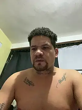 Snapshot of Dominicanobb chatting on April 27, 8:12 am Dominicanobb online show from April 27, 8:12 am