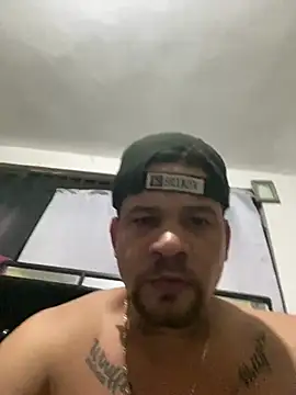 Snapshot of Dominicanobb chatting on May 8, 7:36 am Dominicanobb online show from May 8, 7:36 am