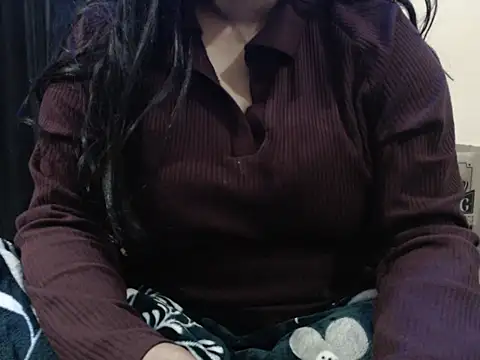 Snapshot of its_ishika0 chatting on January 13, 10:31 am its ishika0 online show from January 13, 10:31 am