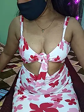 Saumyy online show from February 26, 6:18 pm