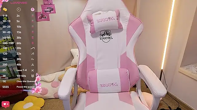 cuteqiqi online show from May 14, 2:57 pm