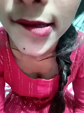 Snapshot of Yours-Zeenat chatting on January 13, 5:24 am Yours-Zeenat online show from January 13, 5:24 am