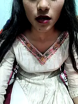 Snapshot of Yours-Zeenat chatting on January 16, 11:36 am Yours-Zeenat online show from January 16, 11:36 am