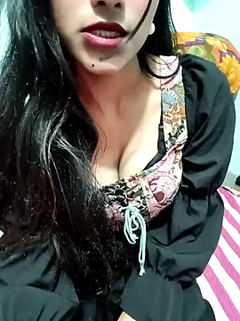 Snapshot of Yours-Zeenat chatting on January 19, 7:34 am Yours-Zeenat online show from January 19, 7:34 am