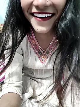 Snapshot of Yours-Zeenat chatting on February 5, 5:56 am Yours-Zeenat online show from February 5, 5:56 am