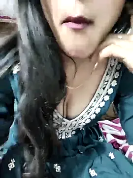 Yours-Zeenat online show from March 4, 6:25 pm