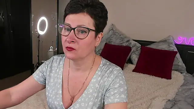 JennyMons online show from May 8, 8:19 am