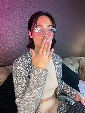 luna gv online show from February 18, 11:39 am