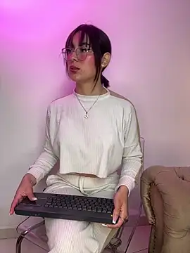 luna gv online show from March 10, 10:42 am