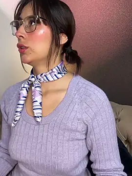 luna gv online show from April 3, 11:30 am