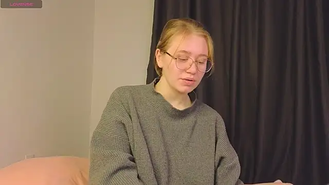 Snapshot of starsonthesky chatting on January 9, 5:43 am starsonthesky online show from January 9, 5:43 am