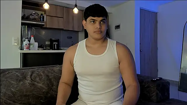 Snapshot of Nicole_and_thiago1 chatting on January 8, 1:46 pm Nicole and thiago1 online show from January 8, 1:46 pm