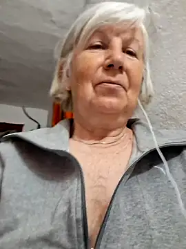 KlaudiaDarling online show from May 9, 6:57 pm